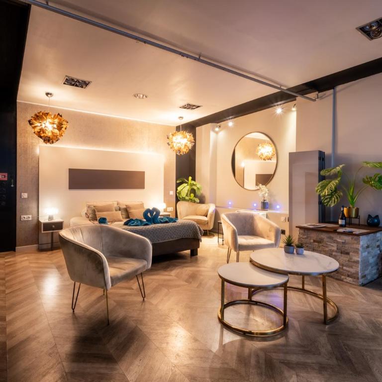 Suite avec jacuzzi privé Nîmes Idéal seul ou couple - Spa Maison Carré - One-Bedroom Apartment - 6