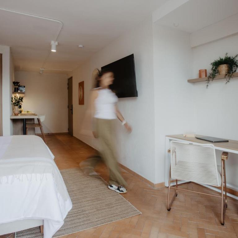 Pranik Living - Estudio con balcón - 6