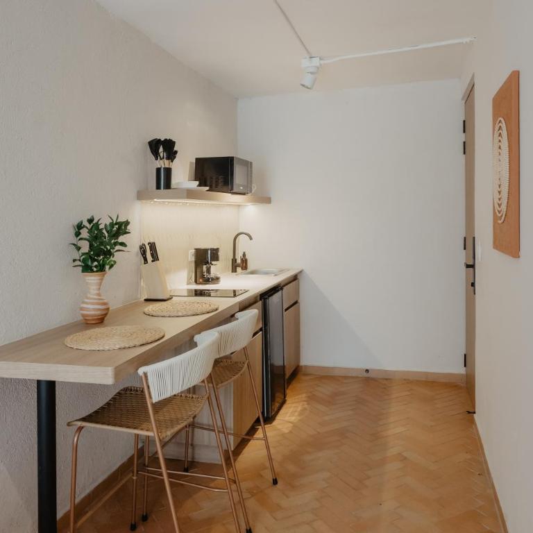 Pranik Living - Estudio con balcón - 7