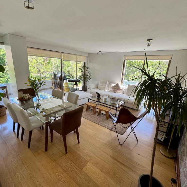 Grande y lujoso departamento en el Golf - Three-Bedroom Apartment - 7