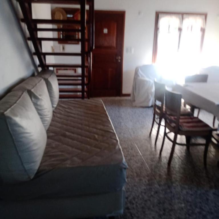 CASA con 3 habitaciones, 2 baños, cochera y patio a 100 metros del mar Durante ENERO y FEBRERO solo se alquila por un MÍNIMO de 7 días - One-Bedroom House - 8