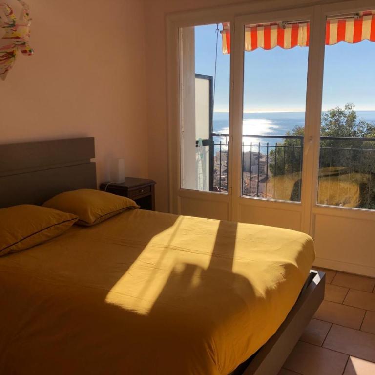 Appartement spacieux à 10 minutes de la plage, vue mer - Two-Bedroom Apartment - 4