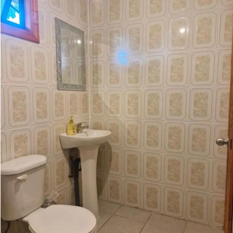 Hostal La nona - Habitación Triple Básica con baño compartido - 5