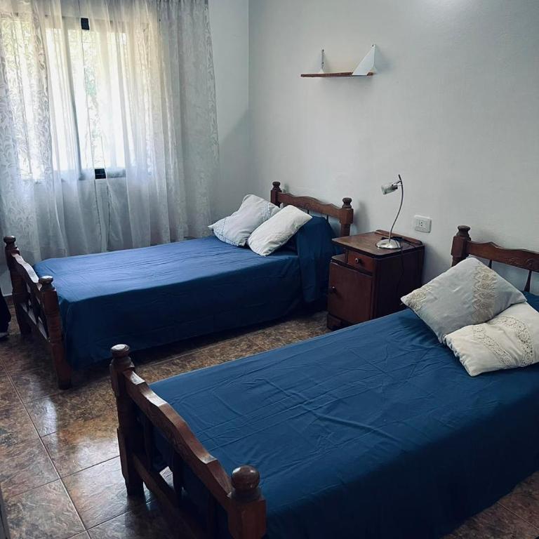 Davolio Hosting - Three-Bedroom House - 8
