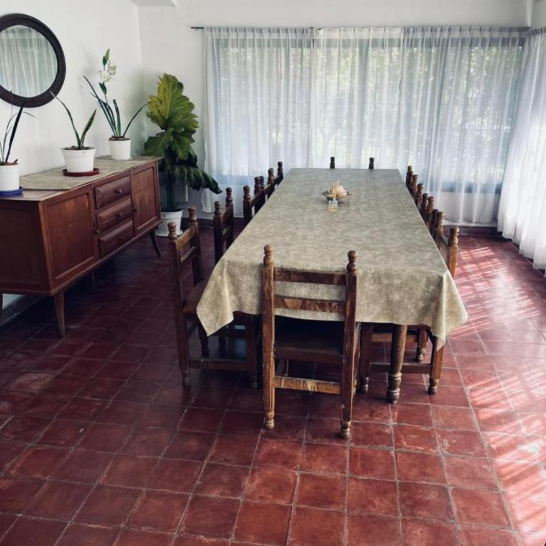 Davolio Hosting - Three-Bedroom House - 11
