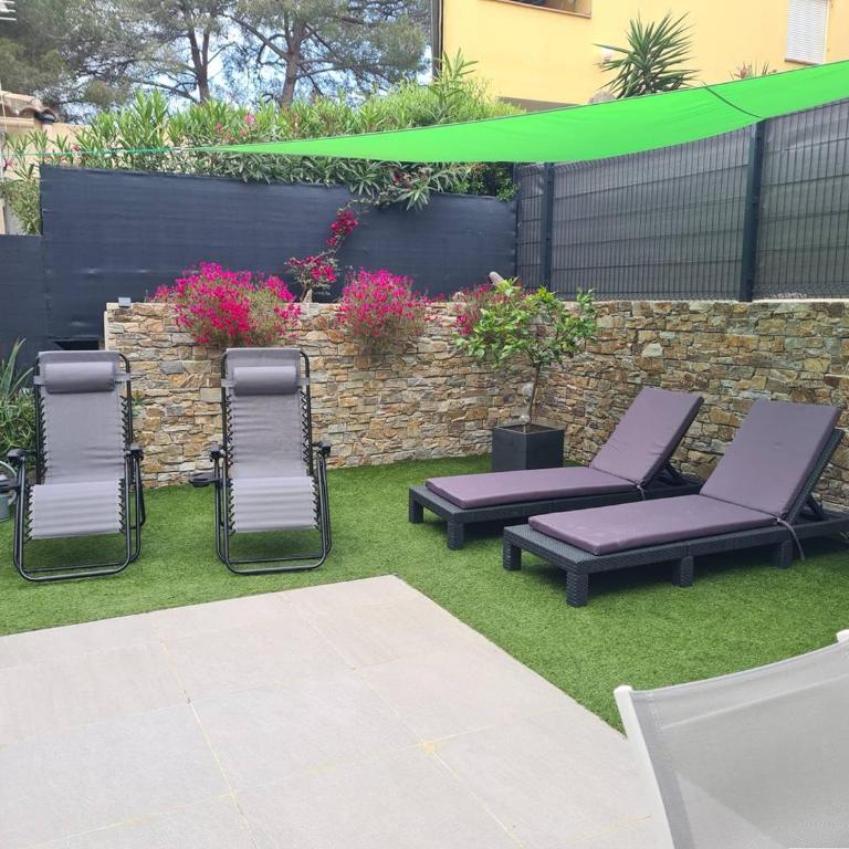 Joli T4 climatisé 3* avec jardin à Bormes-les-Mimosas - FR-1-610-117 - Appartement - 13