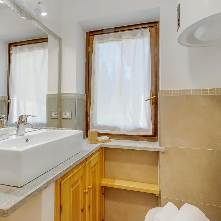 Rochebrune Apartments in Ski Resort - One Bedroom Apartment with Balcony 2 - 15