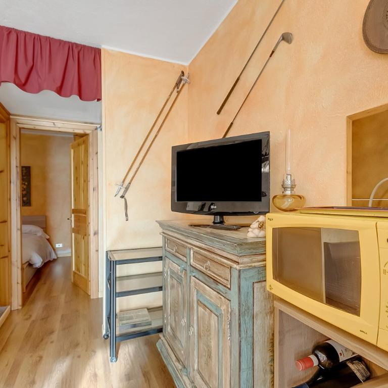 Rochebrune Apartments in Ski Resort - One Bedroom Apartment with Balcony 2 - 8