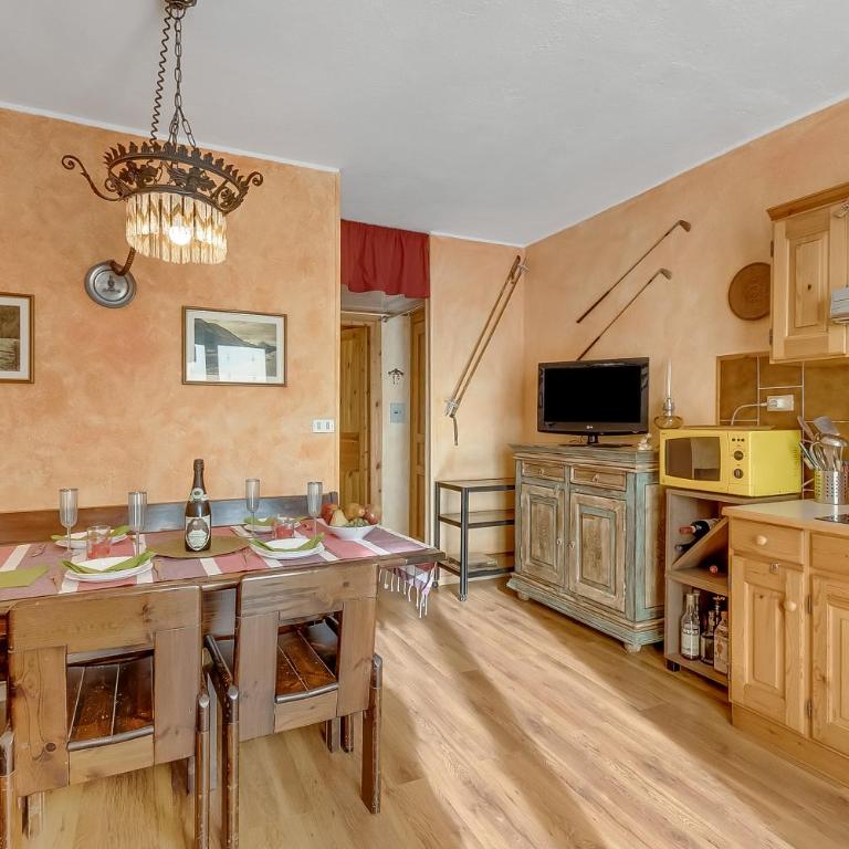 Rochebrune Apartments in Ski Resort - One Bedroom Apartment with Balcony 2 - 11