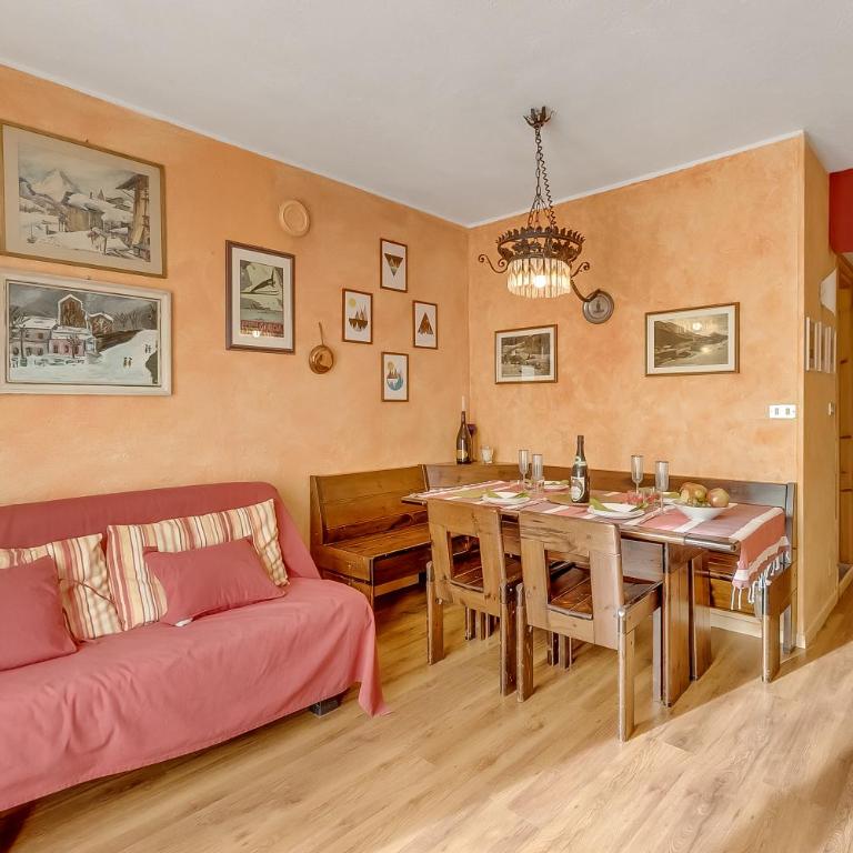 Rochebrune Apartments in Ski Resort - One Bedroom Apartment with Balcony 2 - 3