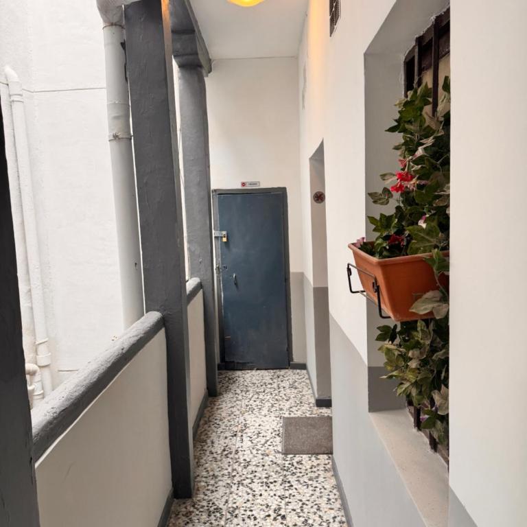 El Rinconcito Huertas - One-Bedroom Apartment - 5