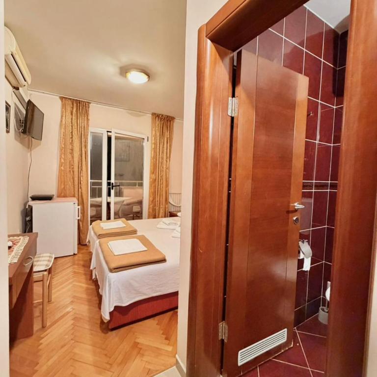 Beachfront Apartments Oaza 1 - Double or Twin Room with Sea View - 3