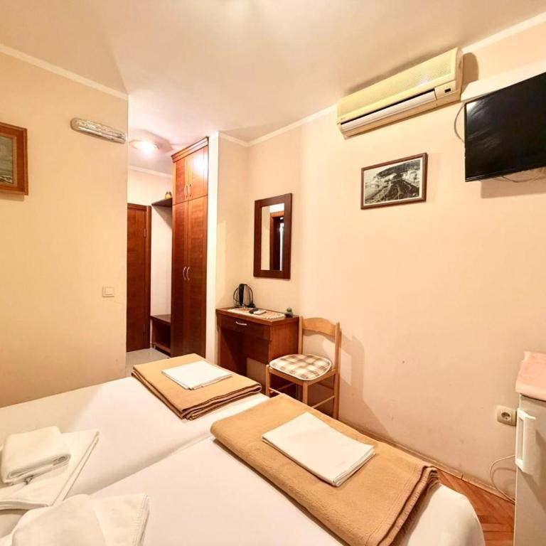 Beachfront Apartments Oaza 1 - Double or Twin Room with Sea View - 7