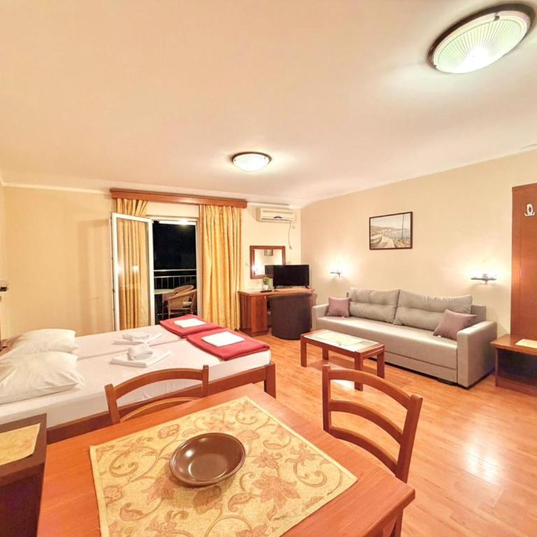 Beachfront Apartments Oaza 1 - Studio with Sea View - 2