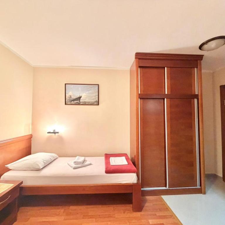 Beachfront Apartments Oaza 1 - Apartment with Sea View - 8