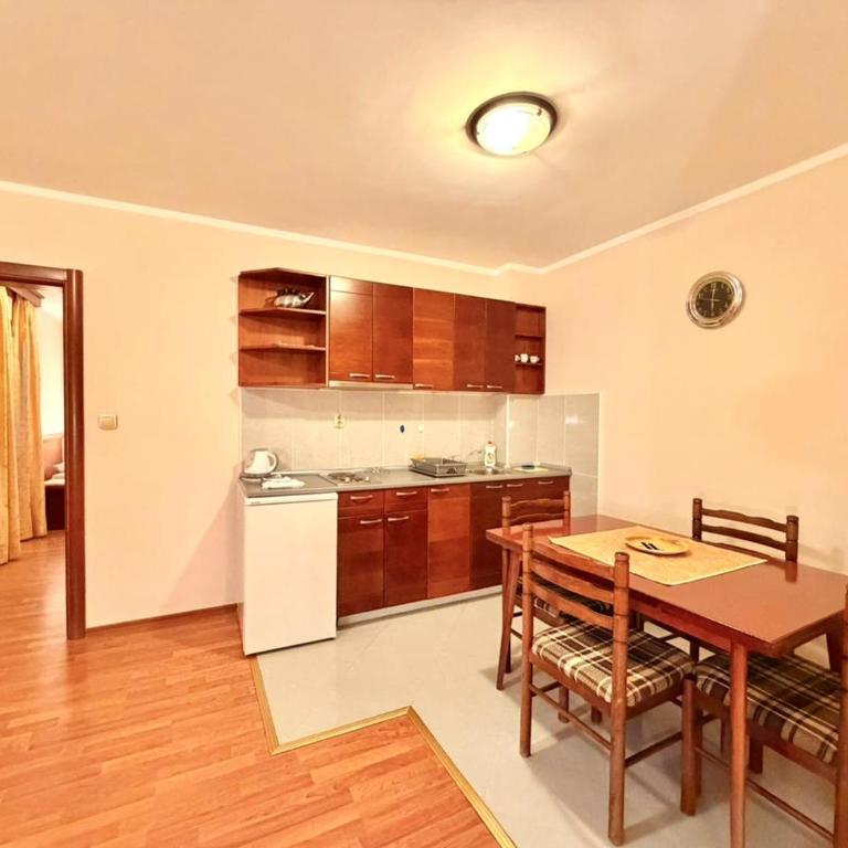 Beachfront Apartments Oaza 1 - Apartment with Sea View - 11