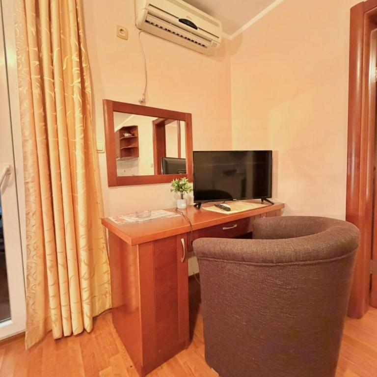 Beachfront Apartments Oaza 1 - Apartment with Sea View - 6