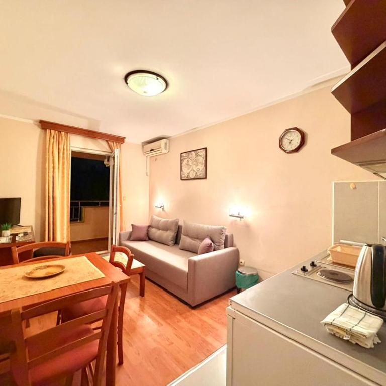 Beachfront Apartments Oaza 1 - One-Bedroom Apartment with Balcony - 7