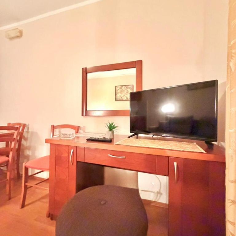 Beachfront Apartments Oaza 1 - One-Bedroom Apartment with Balcony - 4