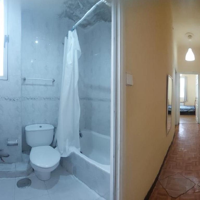 céntrico y disponible - Two-Bedroom Apartment - 2
