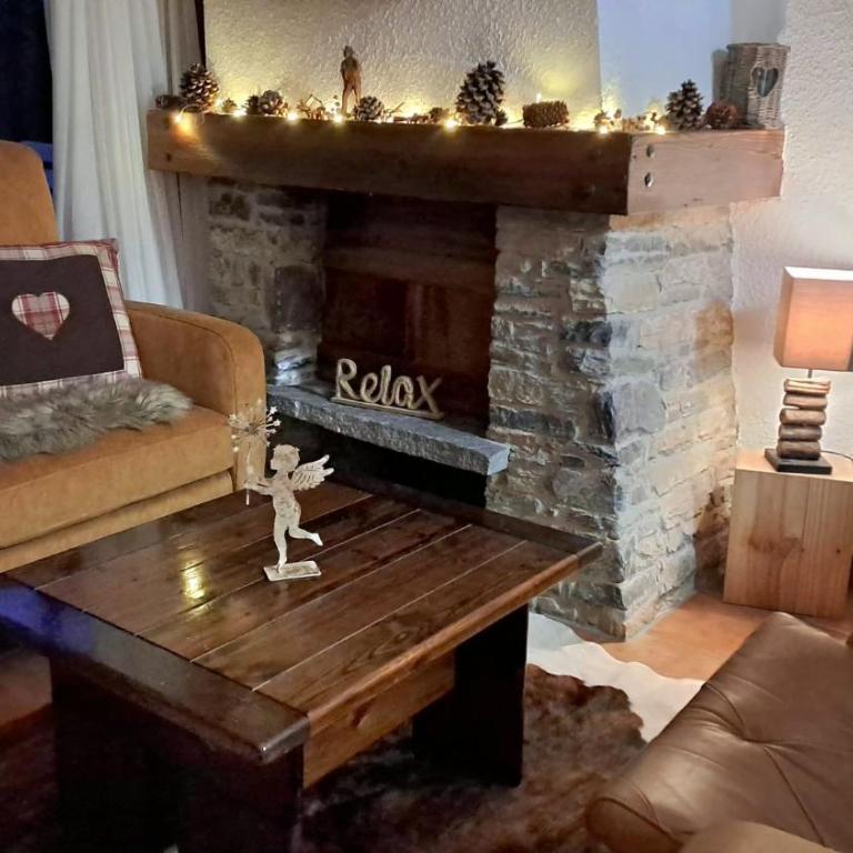 Super OFFRE à Viva Crans Montana - Appartement 2 Chambres avec Balcon et Terrasse - 4