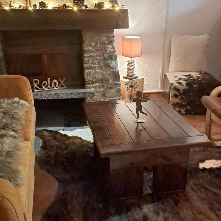 Super OFFRE à Viva Crans Montana - Appartement 2 Chambres avec Balcon et Terrasse - 2