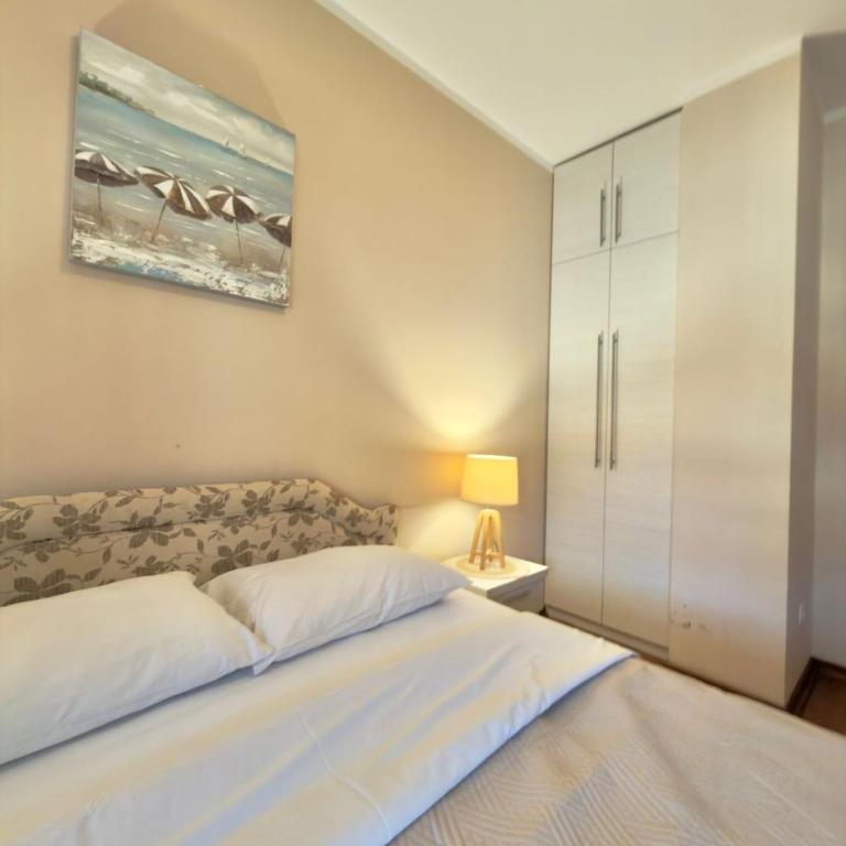 Beachfront Apartments Oaza 2 - One-Bedroom Apartment with Balcony - 1
