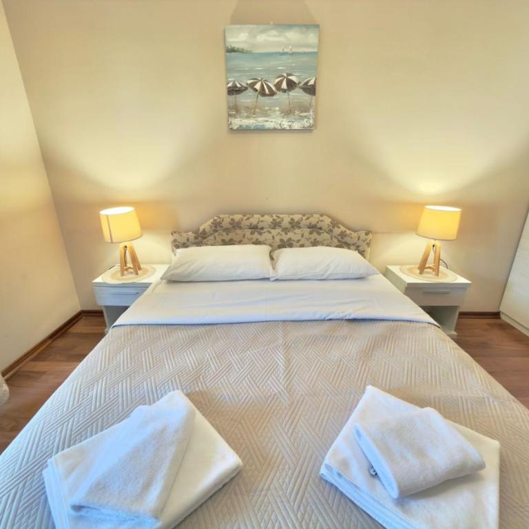 Beachfront Apartments Oaza 2 - One-Bedroom Apartment with Balcony - 11