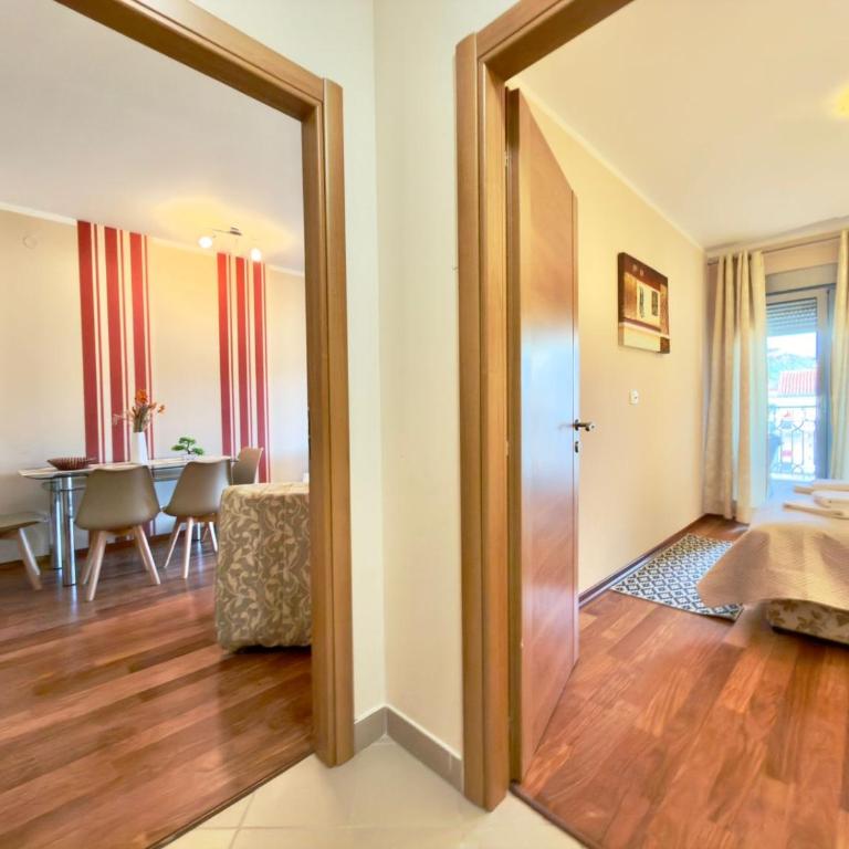 Beachfront Apartments Oaza 2 - One-Bedroom Apartment with Balcony - 6