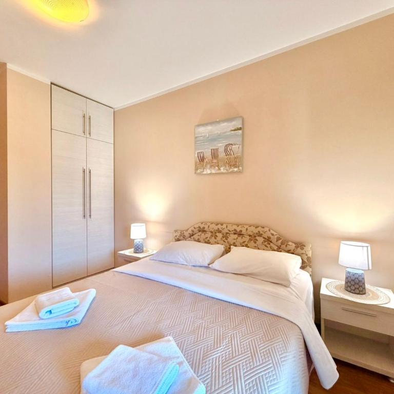 Beachfront Apartments Oaza 2 - One-Bedroom Apartment with Balcony - 33