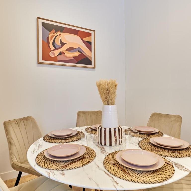 Residence with AC apartments Buttes Chaumont Park - Appartement 2 Chambres - 12