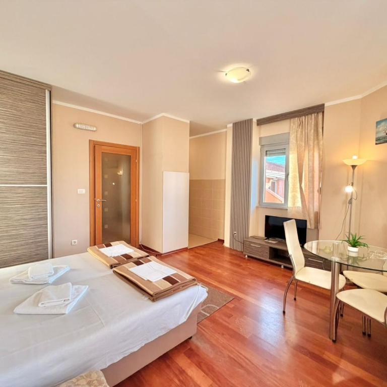 Beachfront Apartments Oaza 2 - Studio with Balcony - 2