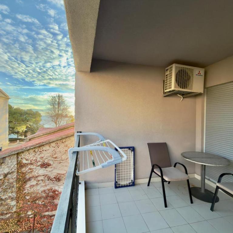 Beachfront Apartments Oaza 2 - One-Bedroom Apartment with Balcony - 36