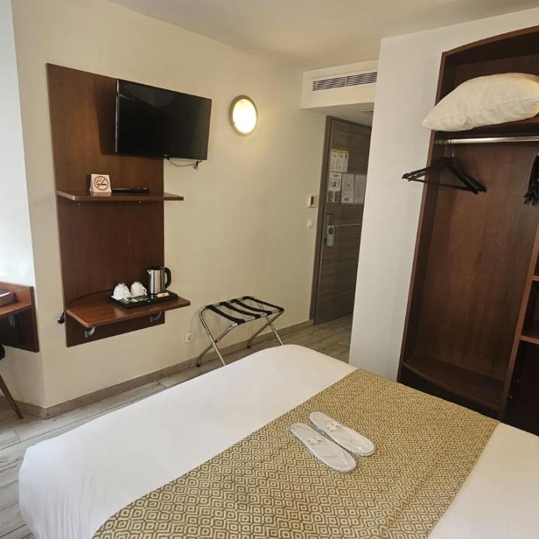 Massilia hôtel - Grande Chambre Double - 9