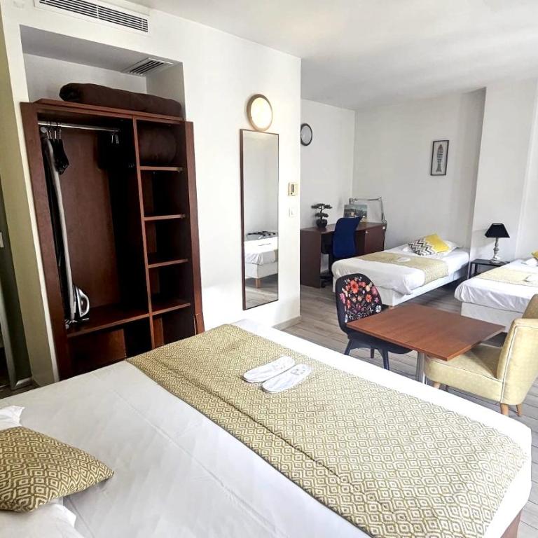 Massilia hôtel - Suite avec Balcon 4 Personnes - 13