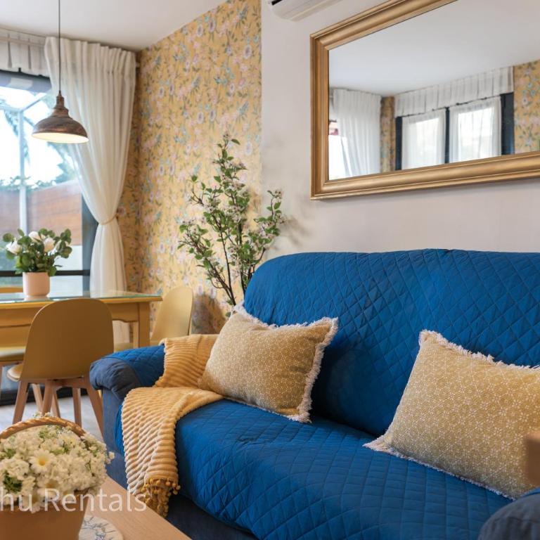 Coastal retreat with Private patio steps from beach - Apartamento de 2 dormitorios - 1