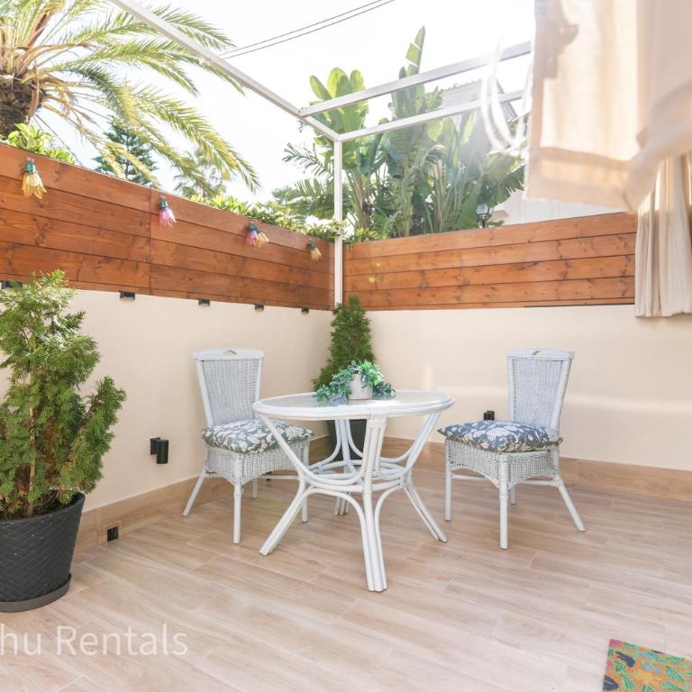 Coastal retreat with Private patio steps from beach - Apartamento de 2 dormitorios - 2