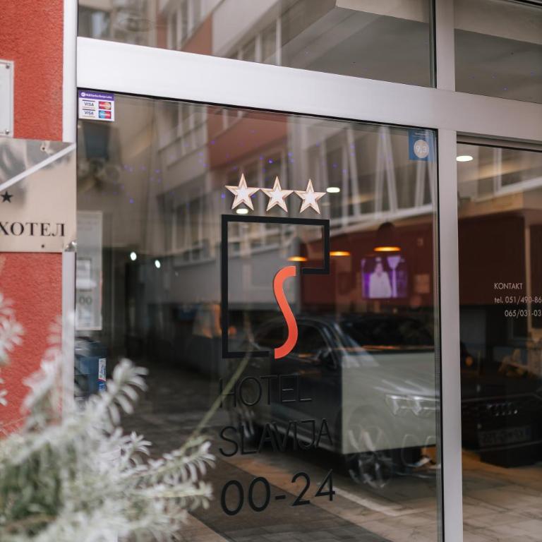 Hotel Slavija Banja Luka - Dvokrevetna Soba sa Bračnim Krevetom - 2