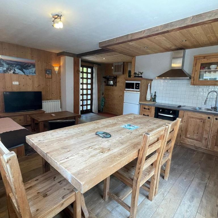 Spacious 2 bedroom apt with terrace Chamonix center - Appartement 3 Chambres - 7