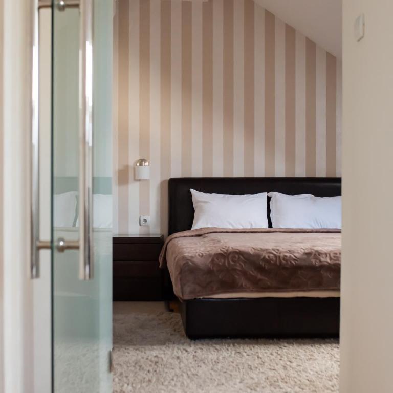 Pleasure Čair apartments - Two-Bedroom Apartment - 11