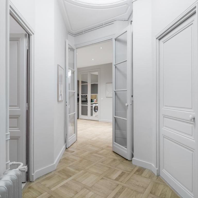 Spacious and elegant 2BR airconditioned Trocadéro - Appartement 2 Chambres - 10
