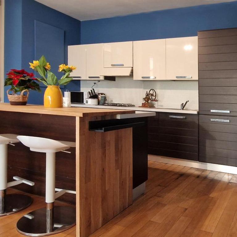 10' Piazza Erbe, Elegance in the Heart of Verona - Two-Bedroom Apartment with River View - 10