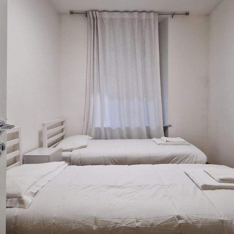 10' Piazza Erbe, Elegance in the Heart of Verona - Two-Bedroom Apartment with River View - 18