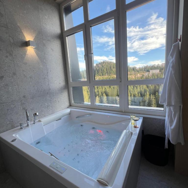 Luxury Ski Apartment A64 Aparthotel VUČKO Jahorina Private host - Three-Bedroom Apartment with View - 4