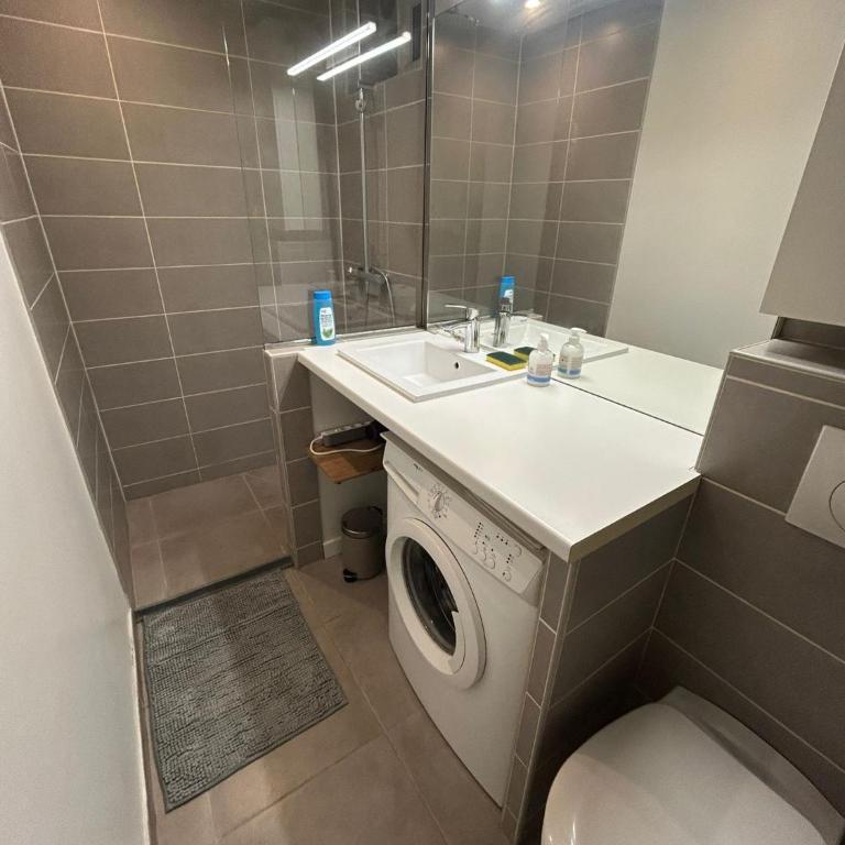 Parisian Hideaway - Heart of Montmartre, Abbesses - Apartamento de 1 dormitorio - 6