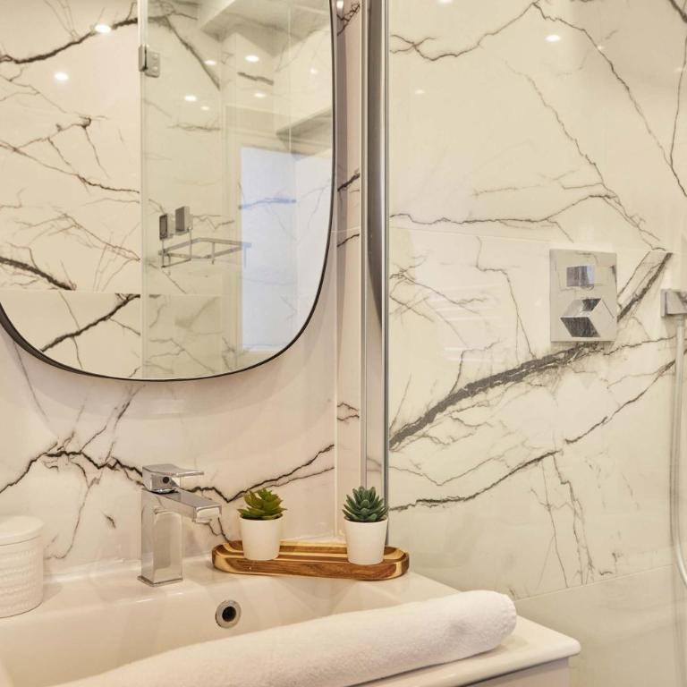 Spacious Apartement center of Paris Montmartre - Appartement - 16