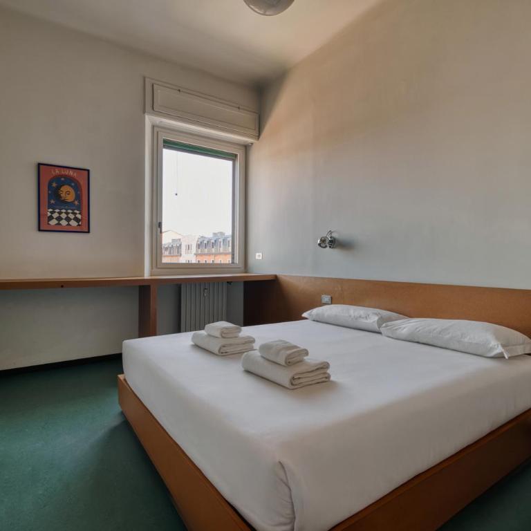Just Urban Stays - Chic Retro 1BR Apartment -10 min by tram to Duomo - Appartamento con 1 Camera da Letto - 10