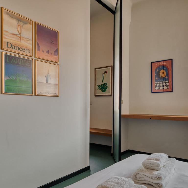 Just Urban Stays - Chic Retro 1BR Apartment -10 min by tram to Duomo - Appartamento con 1 Camera da Letto - 13