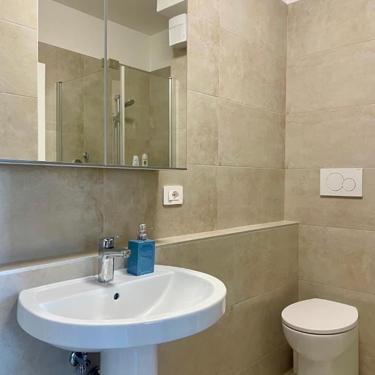 999-Ting - Camera Matrimoniale Standard con Bagno in Comune - 2