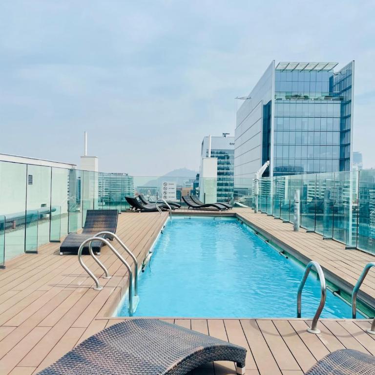 Estilo y confort en El Golf Las Condes - One-Bedroom Apartment - 28